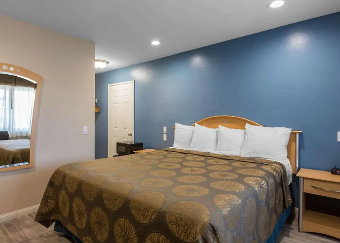 Rodeway Inn Escondido Downtown