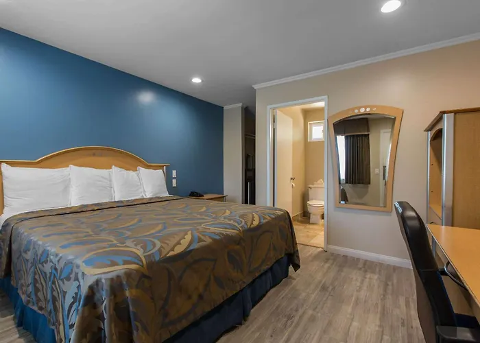 Rodeway Inn Escondido Downtown