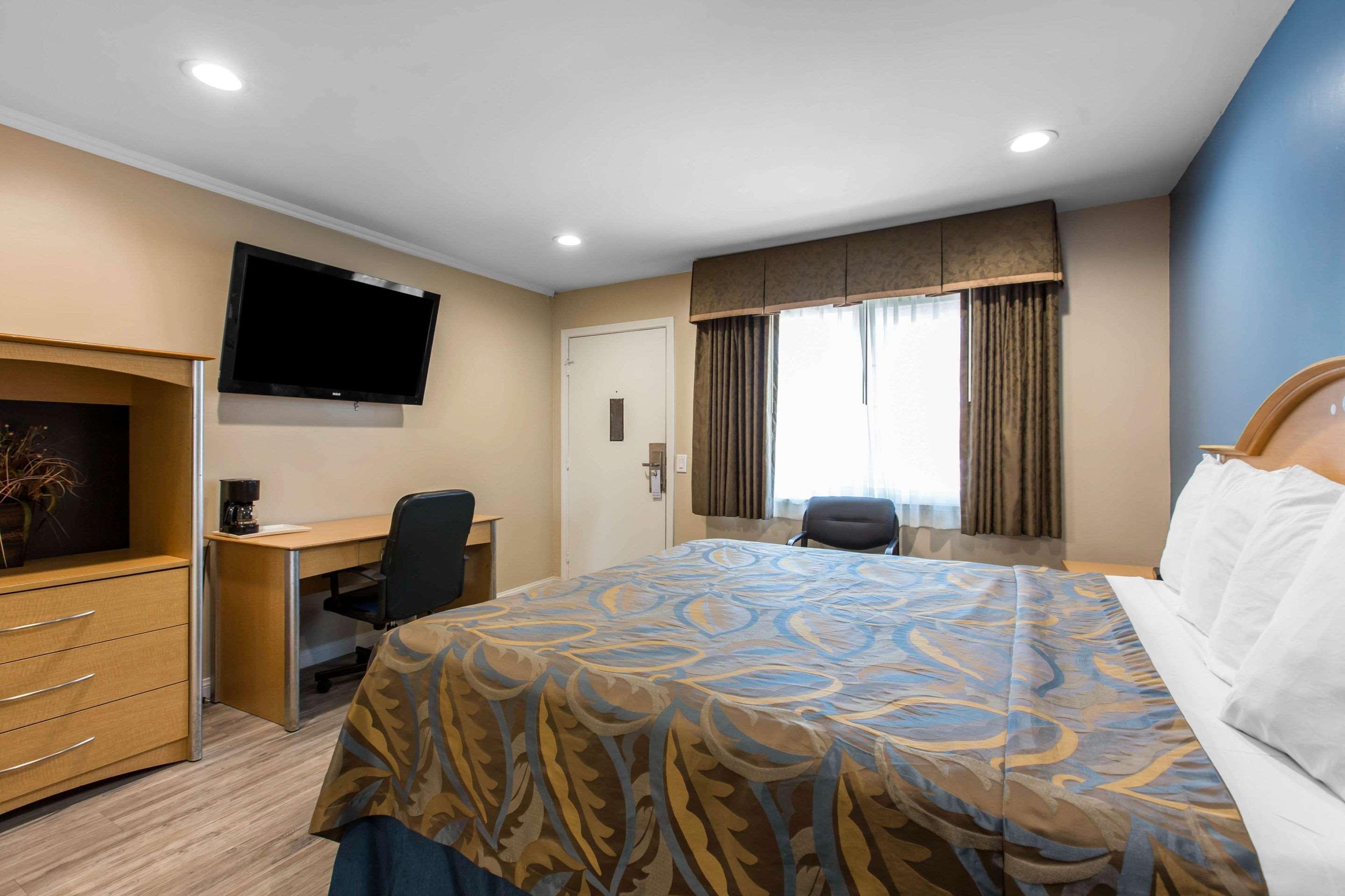 Rodeway Downtown Inn Escondido
