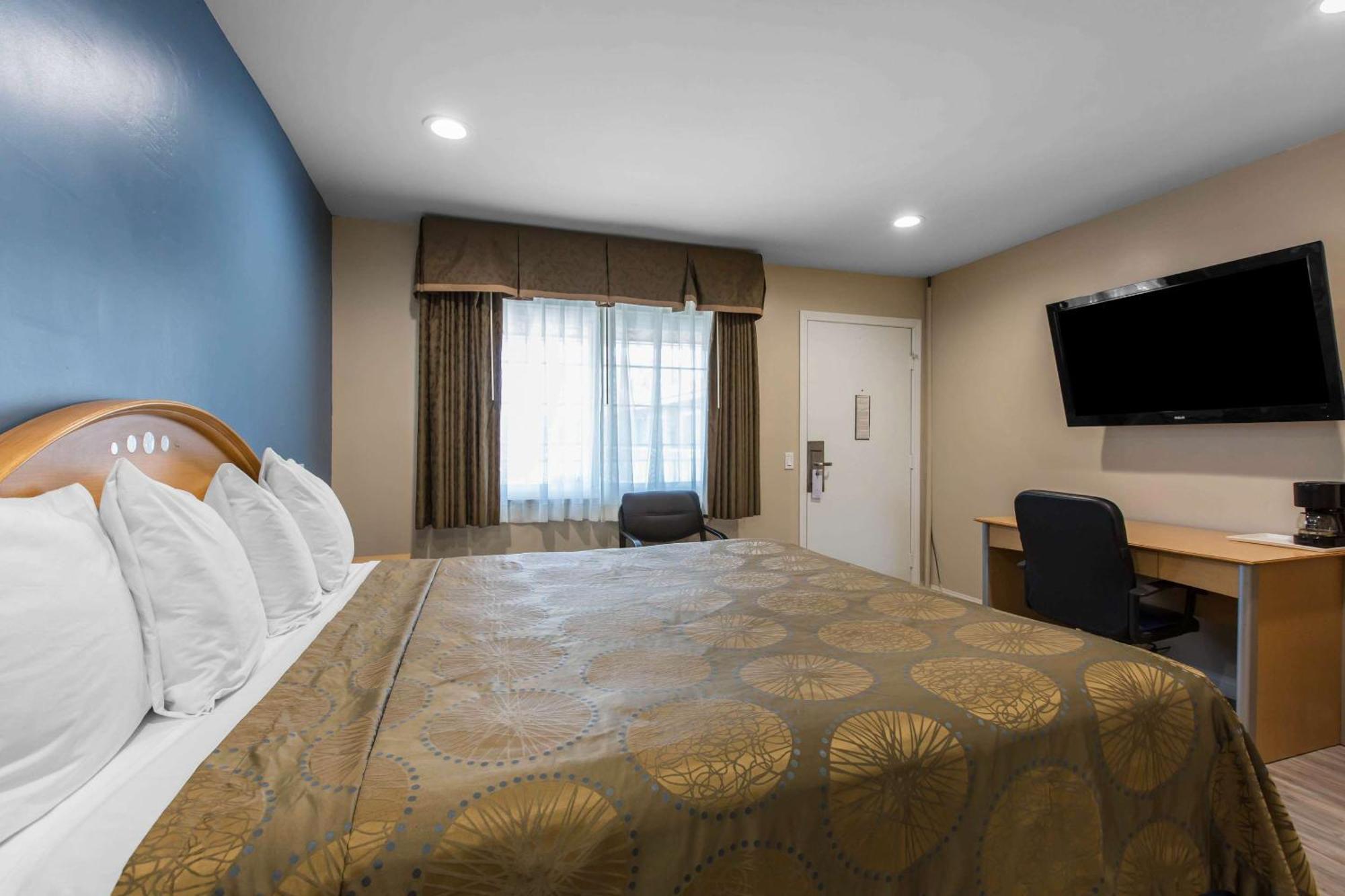 Rodeway Downtown Inn 2*