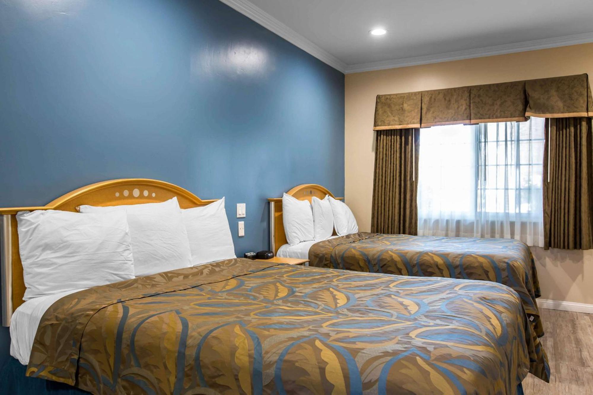 Rodeway Downtown Inn