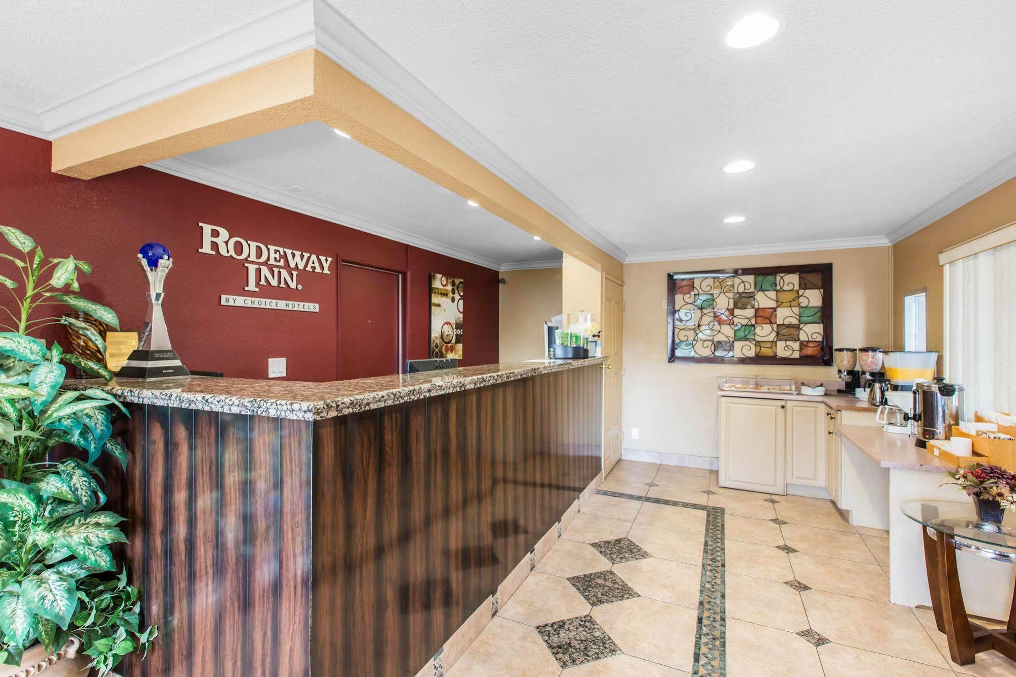Inn Rodeway Downtown Escondido
